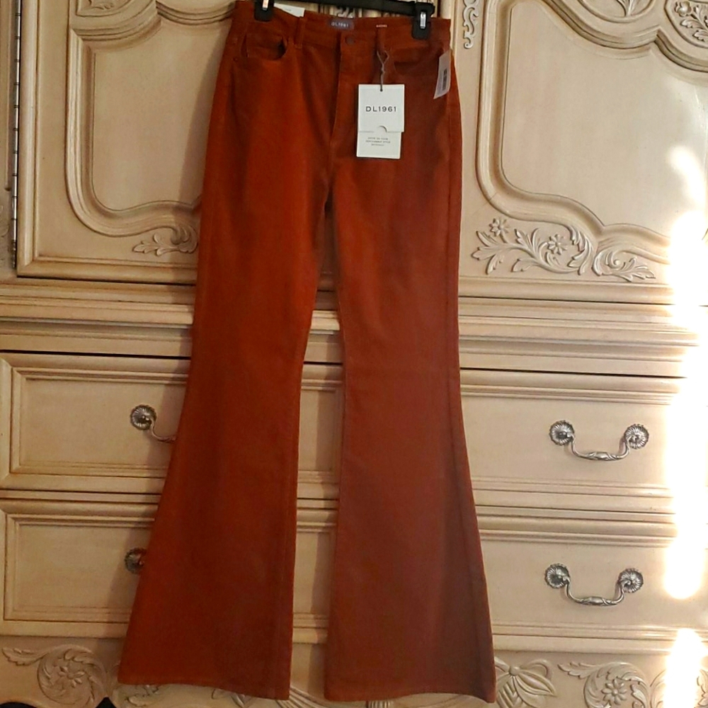 Stunning brown corduroy high-rise Instasculpt flar